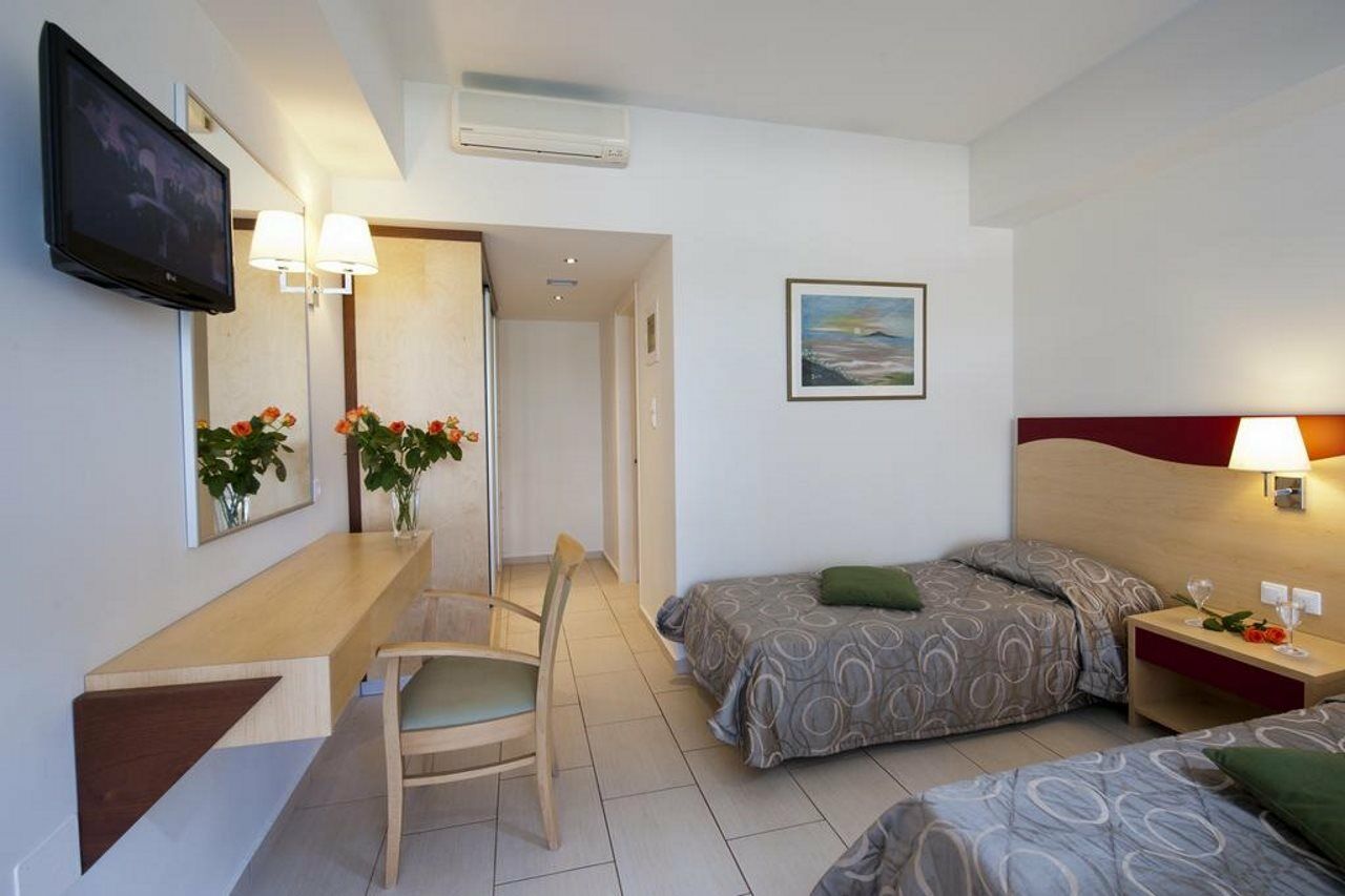 Golden Villas - Hotel Apartments & Villas Hersonissos  Exterior photo